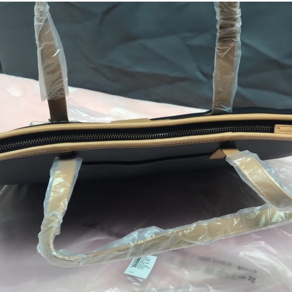 Tahari two-tone retails for $118 "Kristen" faux leather tote. NWT - Picture 7 of 10